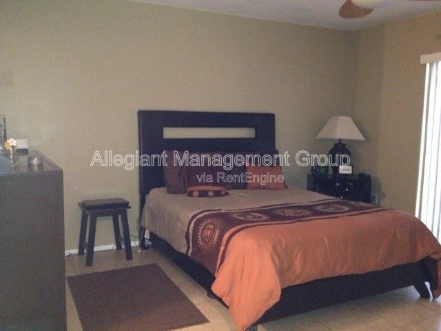 3/2 Duplex In Whisper Lakes Community ~ Fenced Yard ~ property image