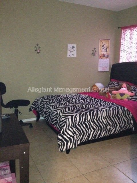 3/2 Duplex In Whisper Lakes Community ~ Fenced Yard ~ property image