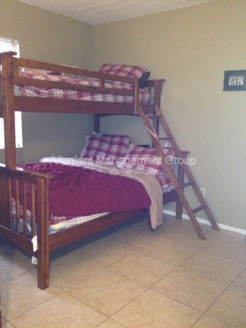 3/2 Duplex In Whisper Lakes Community ~ Fenced Yard ~ property image