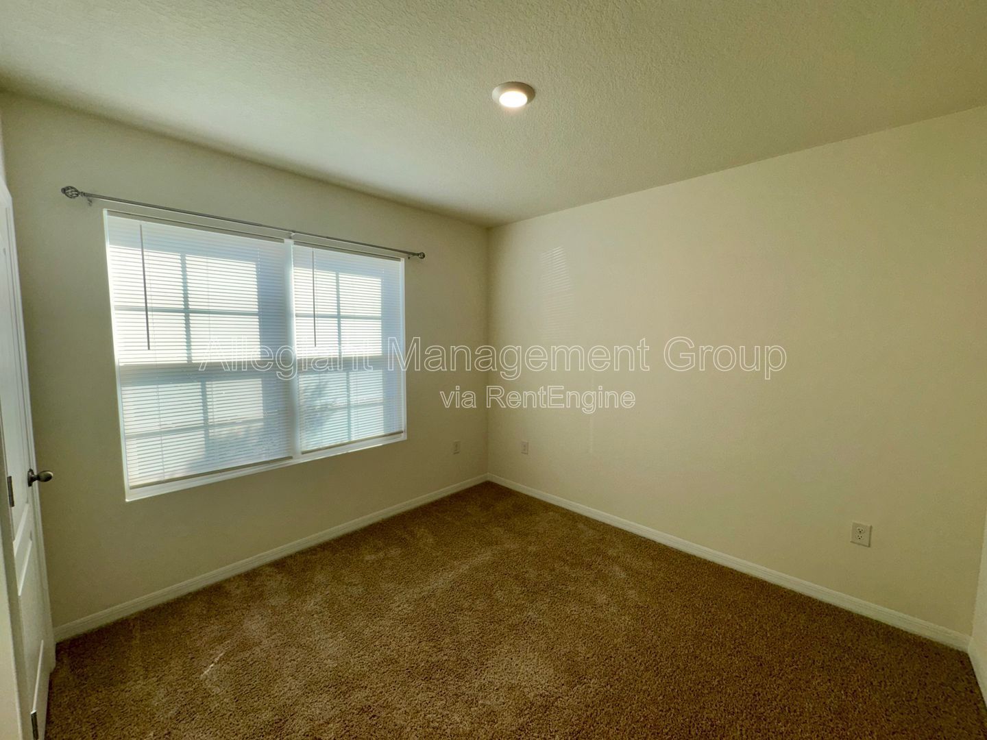 Four Bedroom Home For Rent in Saint Cloud! property image