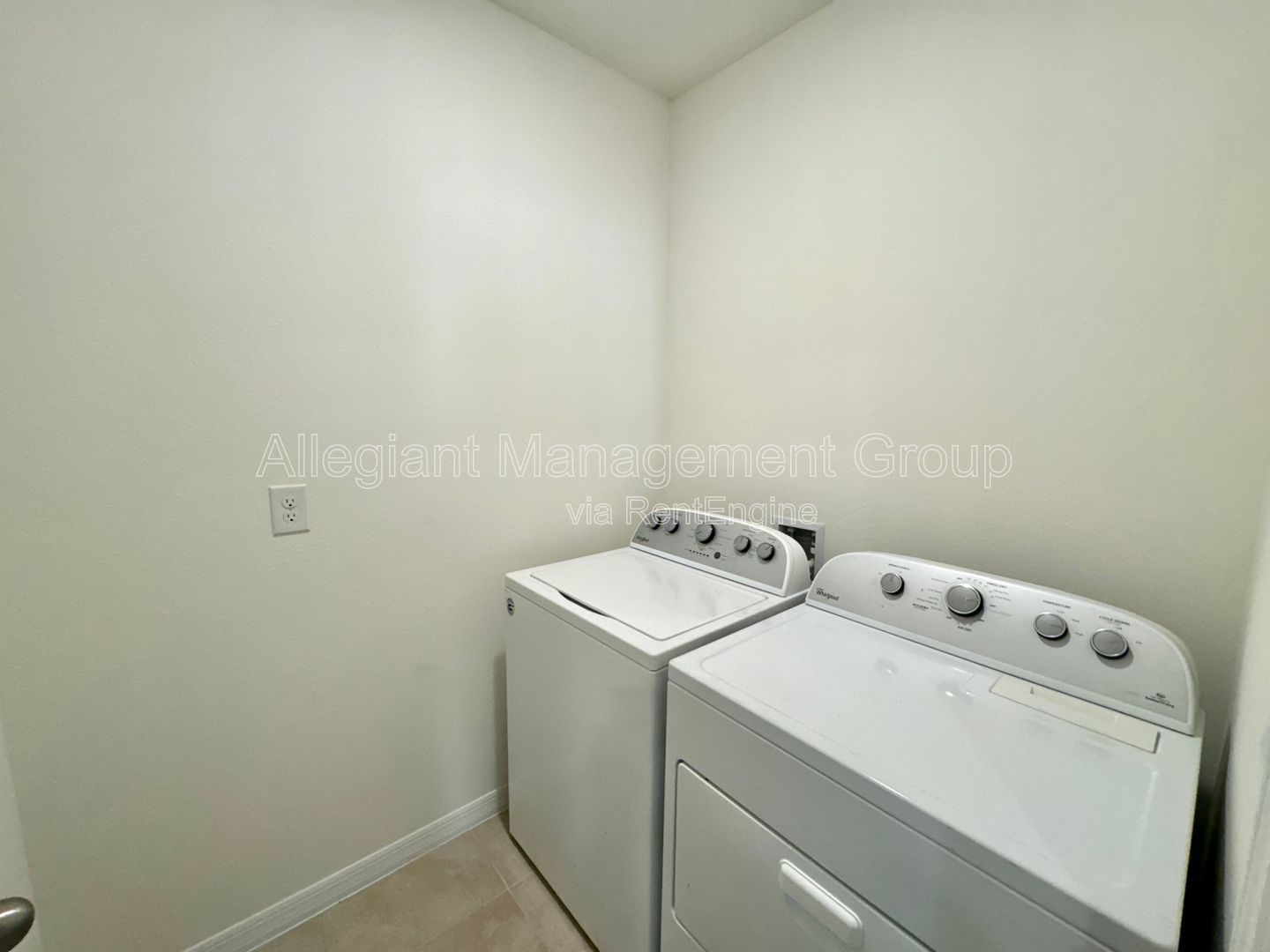 Four Bedroom Home For Rent in Saint Cloud! property image