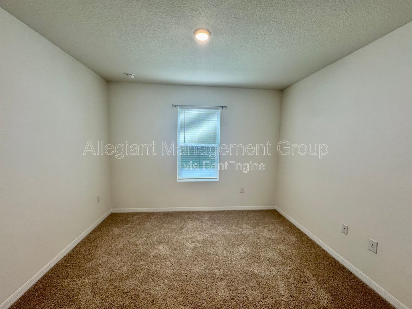 Four Bedroom Home For Rent in Saint Cloud! property image