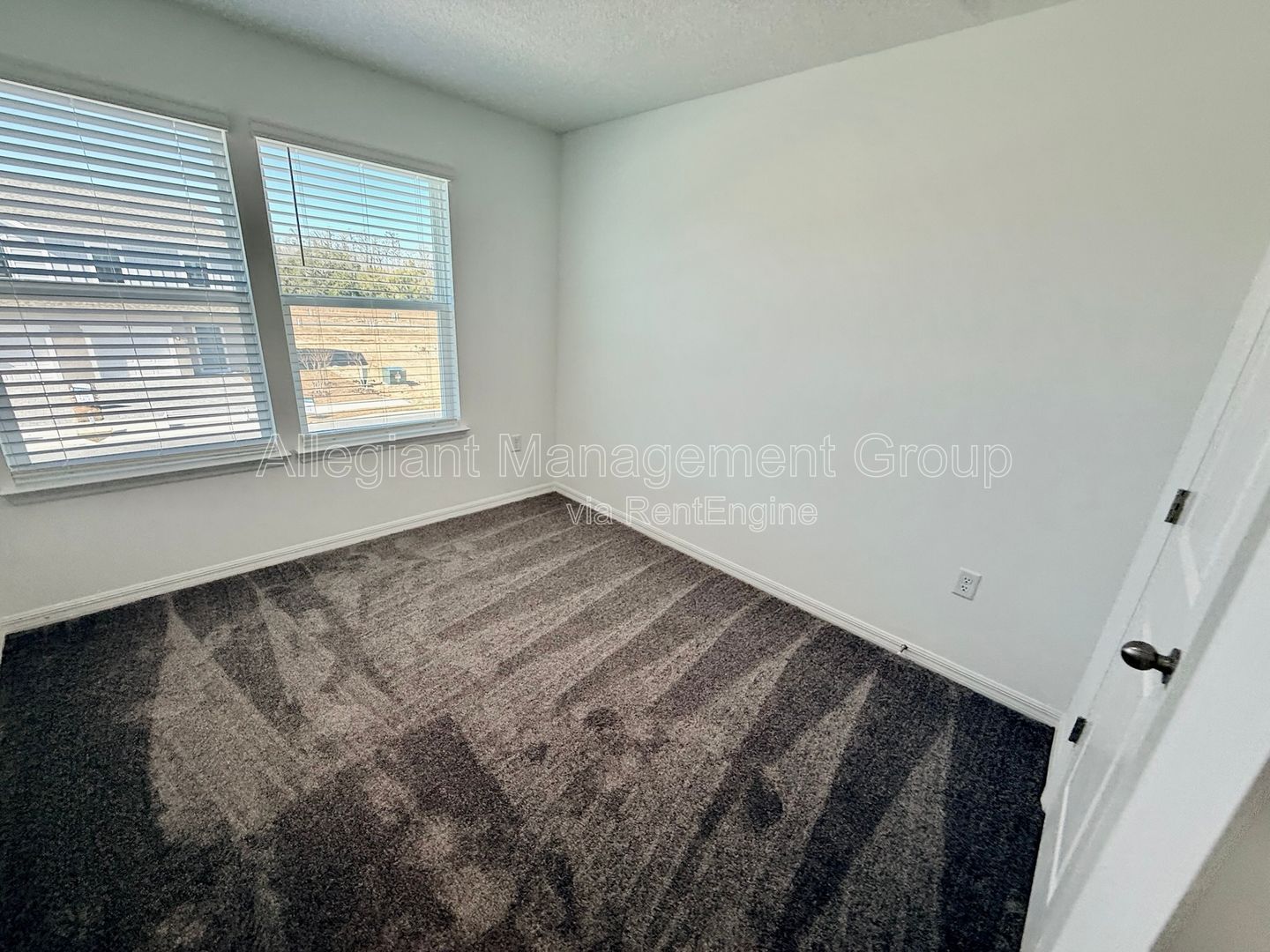 New Construction 3 Bedroom Townhome For Rent in Davenport/Four Corners Area! property image