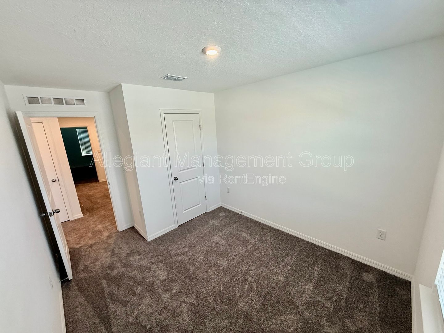 New Construction 3 Bedroom Townhome For Rent in Davenport/Four Corners Area! property image