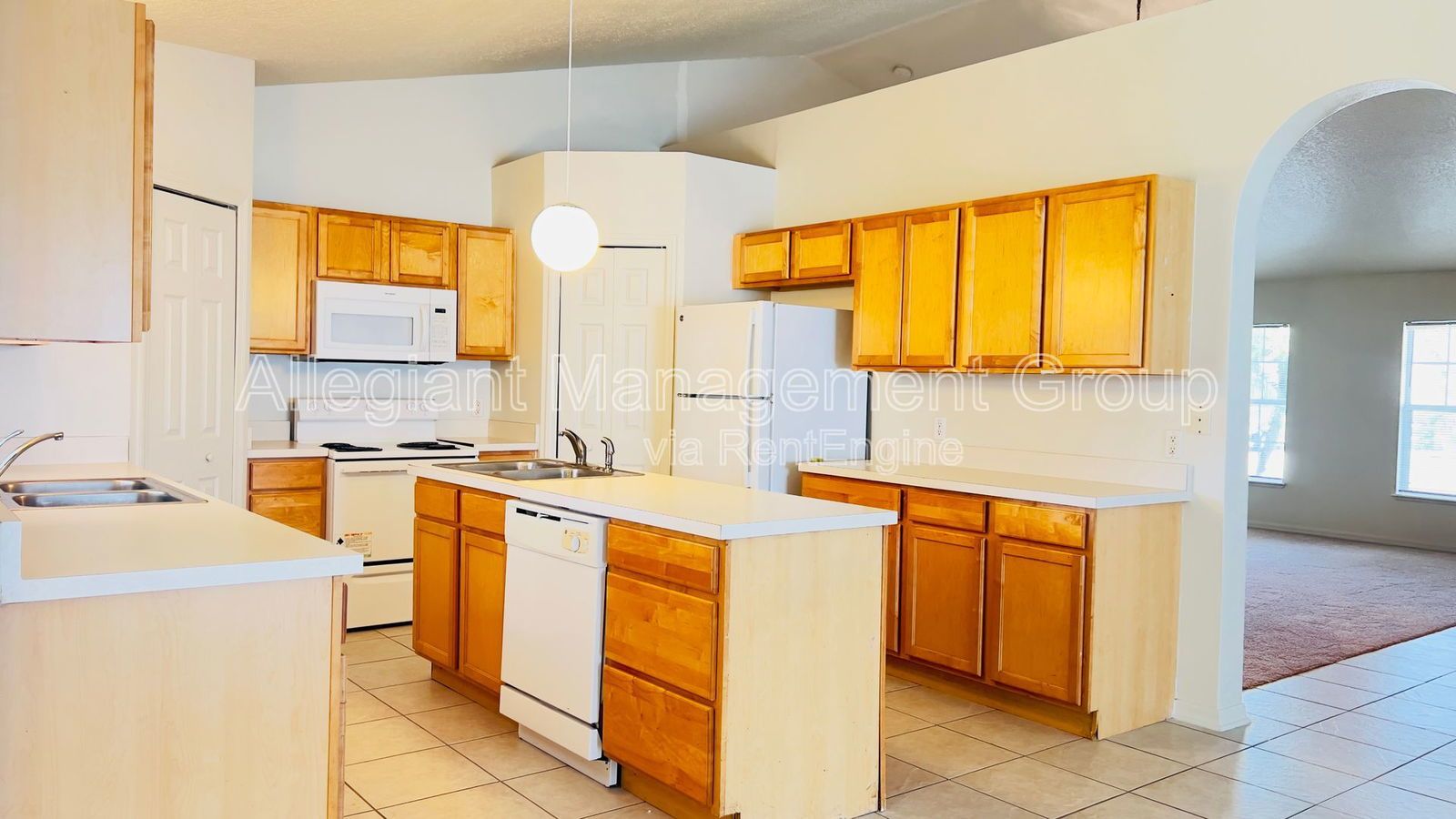 4/2 Home in Turnberry Reserve Community ~ Close to Schools property image