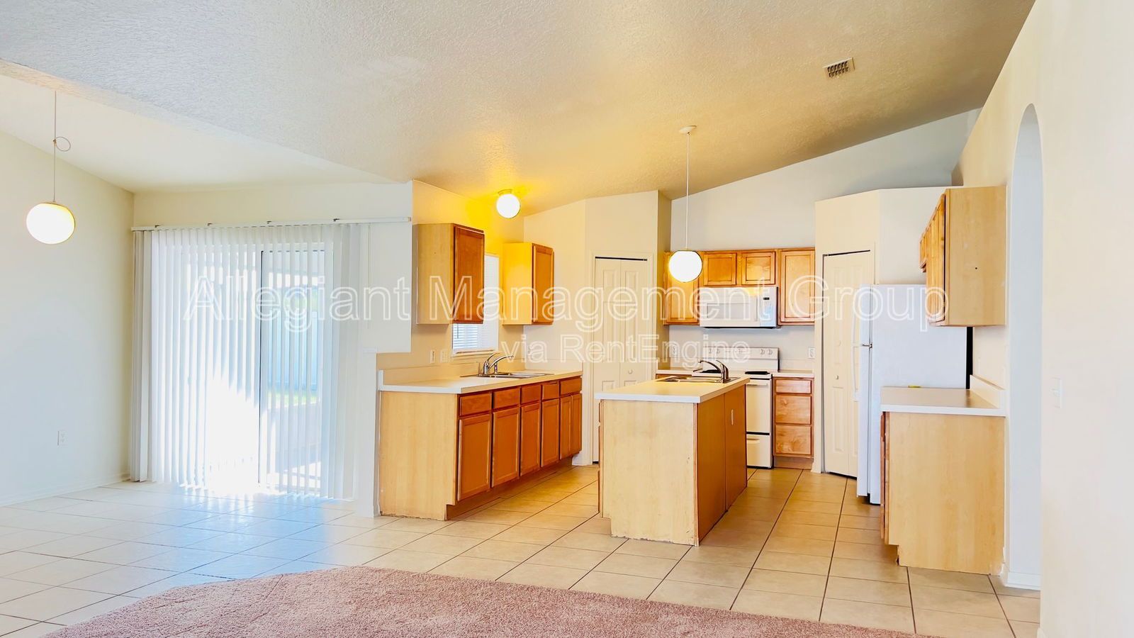 4/2 Home in Turnberry Reserve Community ~ Close to Schools property image