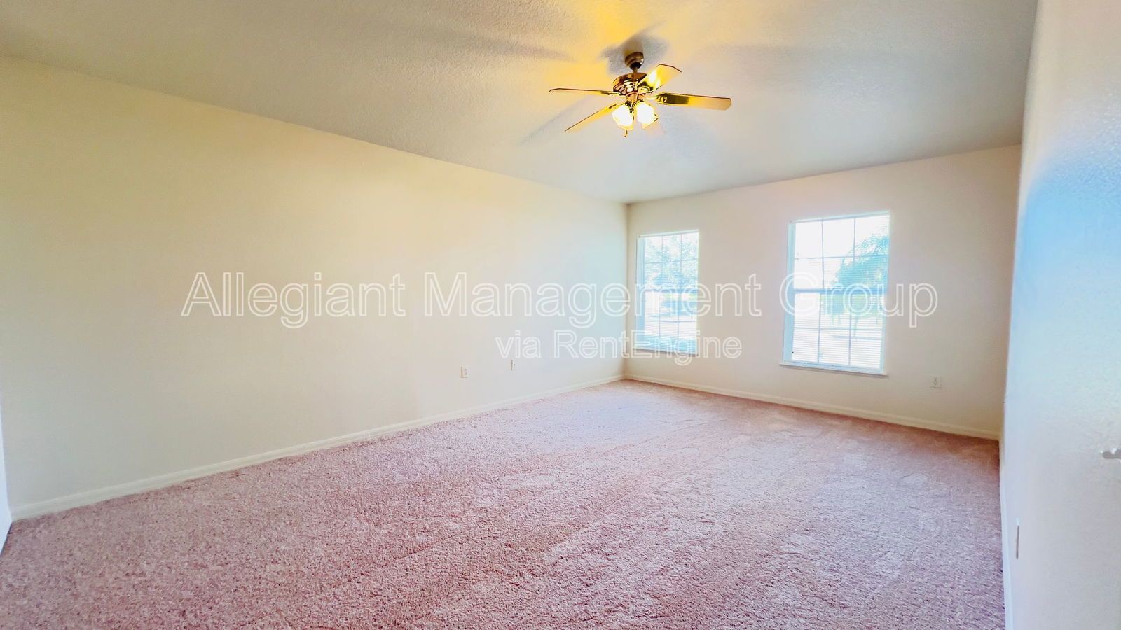 4/2 Home in Turnberry Reserve Community ~ Close to Schools property image