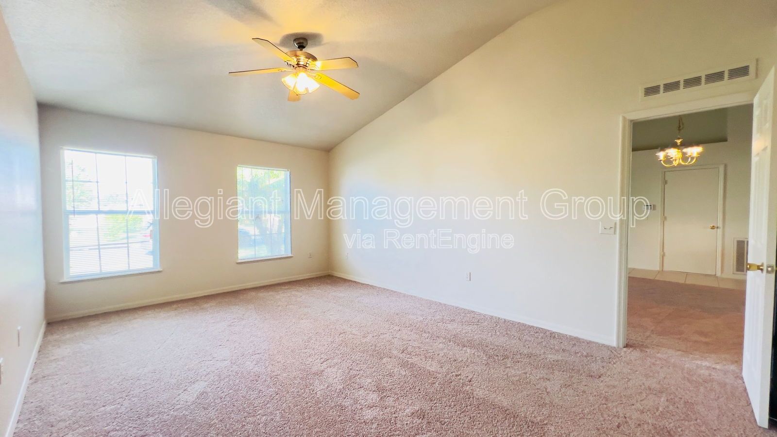 4/2 Home in Turnberry Reserve Community ~ Close to Schools property image