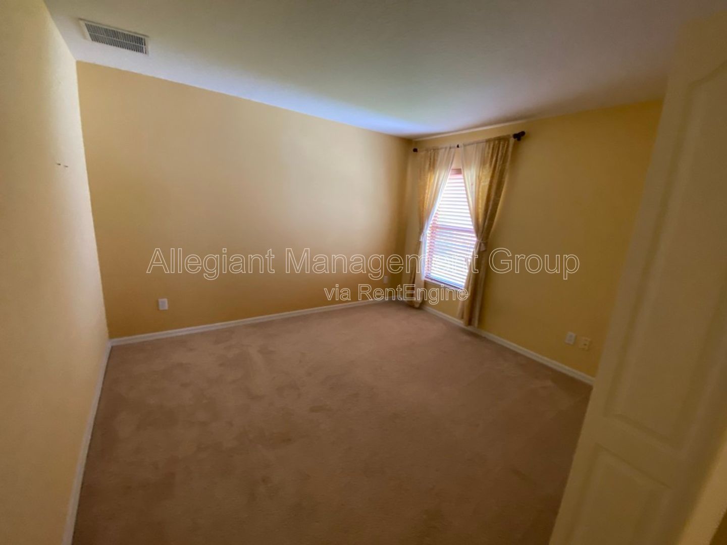 **AVAILABLE NOW** 3 bed/2 bath Home for Rent in Eagle Lake property image