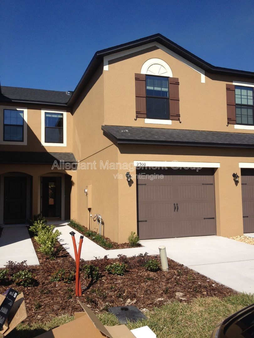 3 Bedroom 2.5 Bath Two Story Townhome For Rent In Ocoee! property image