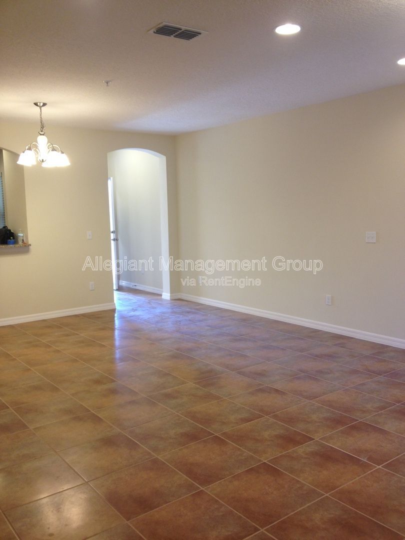 3 Bedroom 2.5 Bath Two Story Townhome For Rent In Ocoee! property image