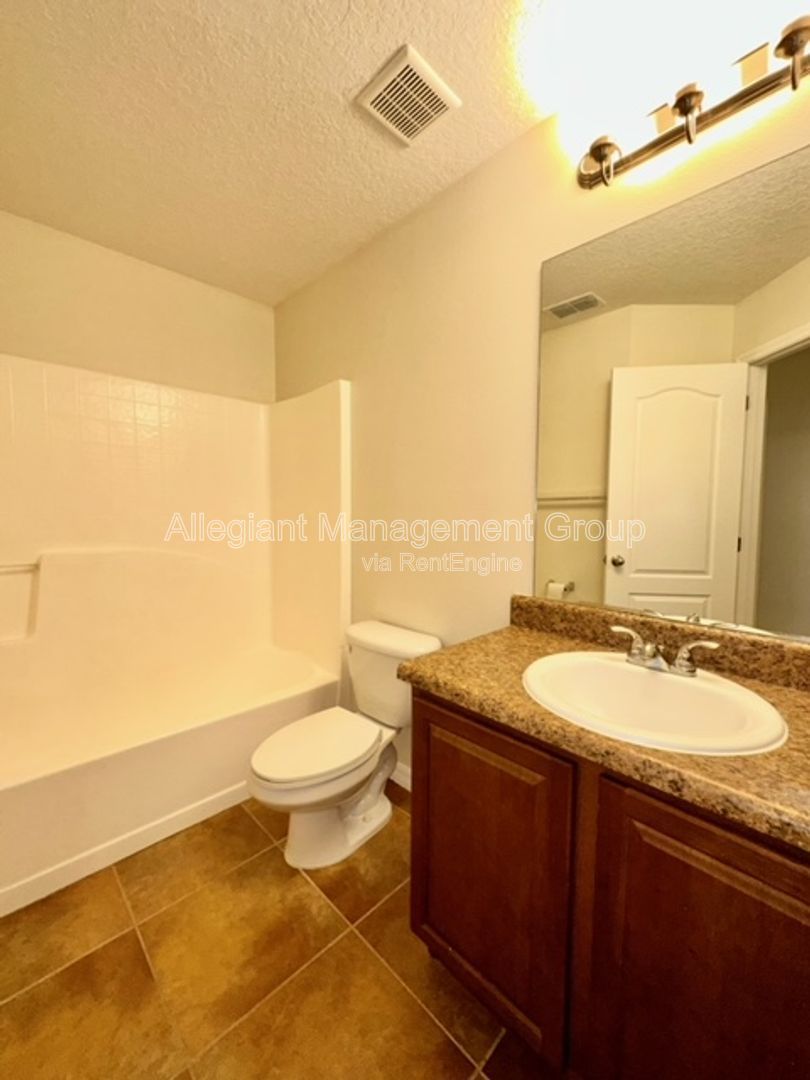 3 Bedroom 2.5 Bath Two Story Townhome For Rent In Ocoee! property image