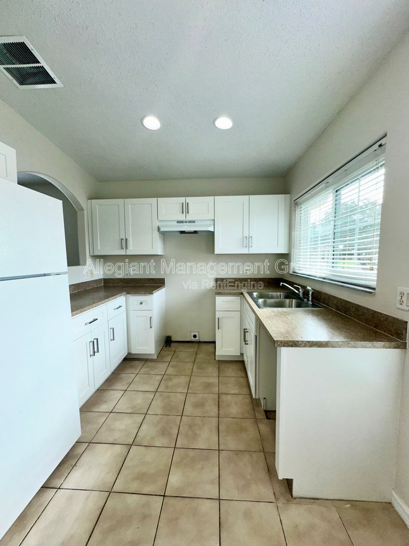 3/2 Condo in the Osprey Cove Subdivision with a view of the pool! property image