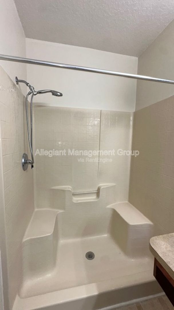 3-Bedroom 4-Bathroom Home For Rent In Poinciana property image