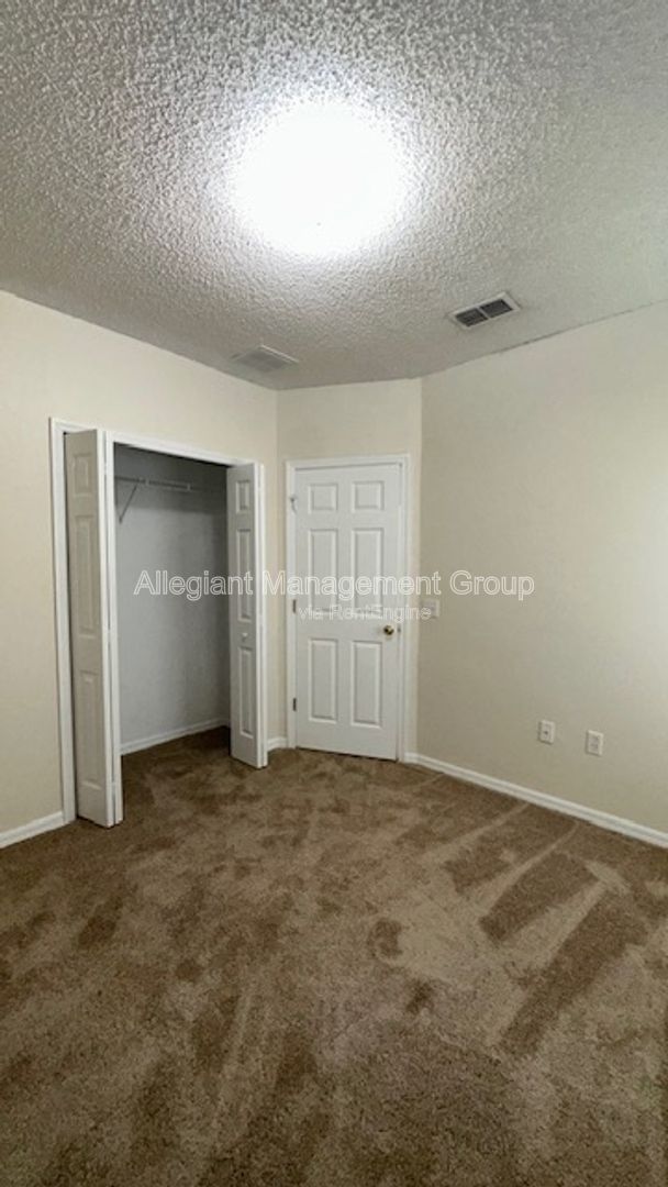 3-Bedroom 4-Bathroom Home For Rent In Poinciana property image