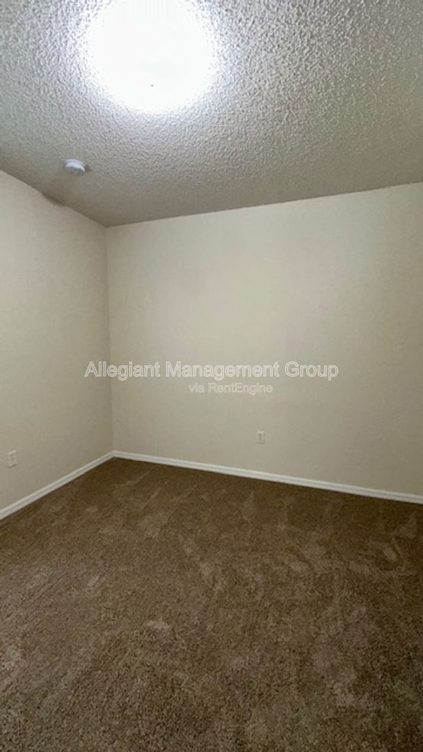 3-Bedroom 4-Bathroom Home For Rent In Poinciana property image