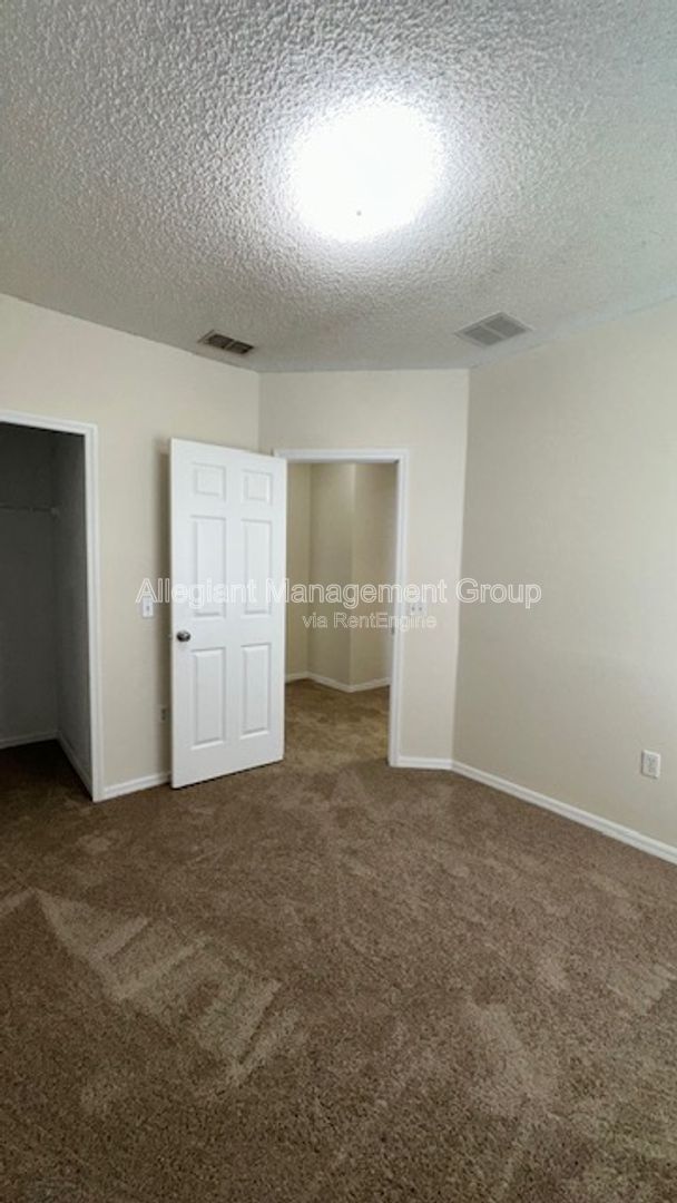 3-Bedroom 4-Bathroom Home For Rent In Poinciana property image