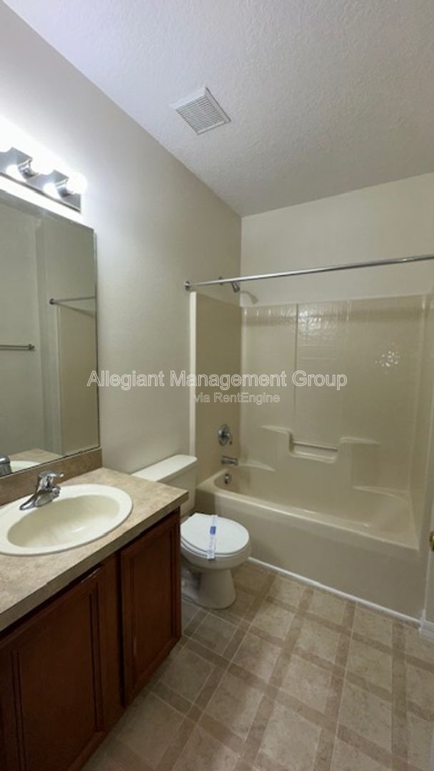 3-Bedroom 4-Bathroom Home For Rent In Poinciana property image