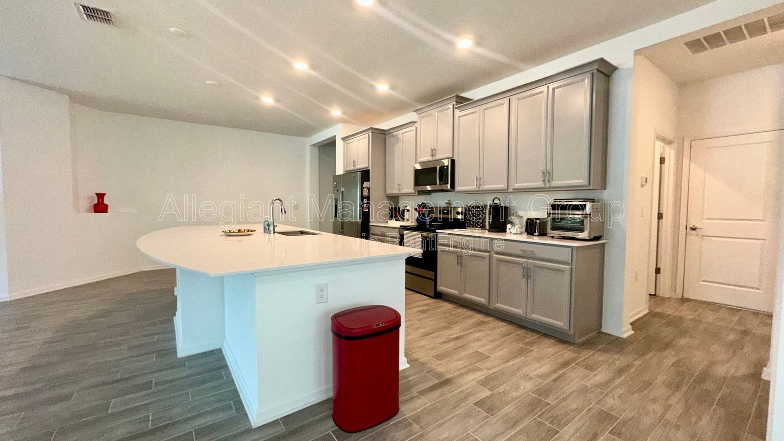 Spacious 4BR/3.5BA in Pine Glen - Lawn Included + Solar Savings property image
