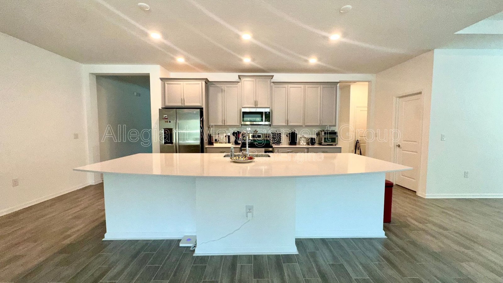 Spacious 4BR/3.5BA in Pine Glen - Lawn Included + Solar Savings property image