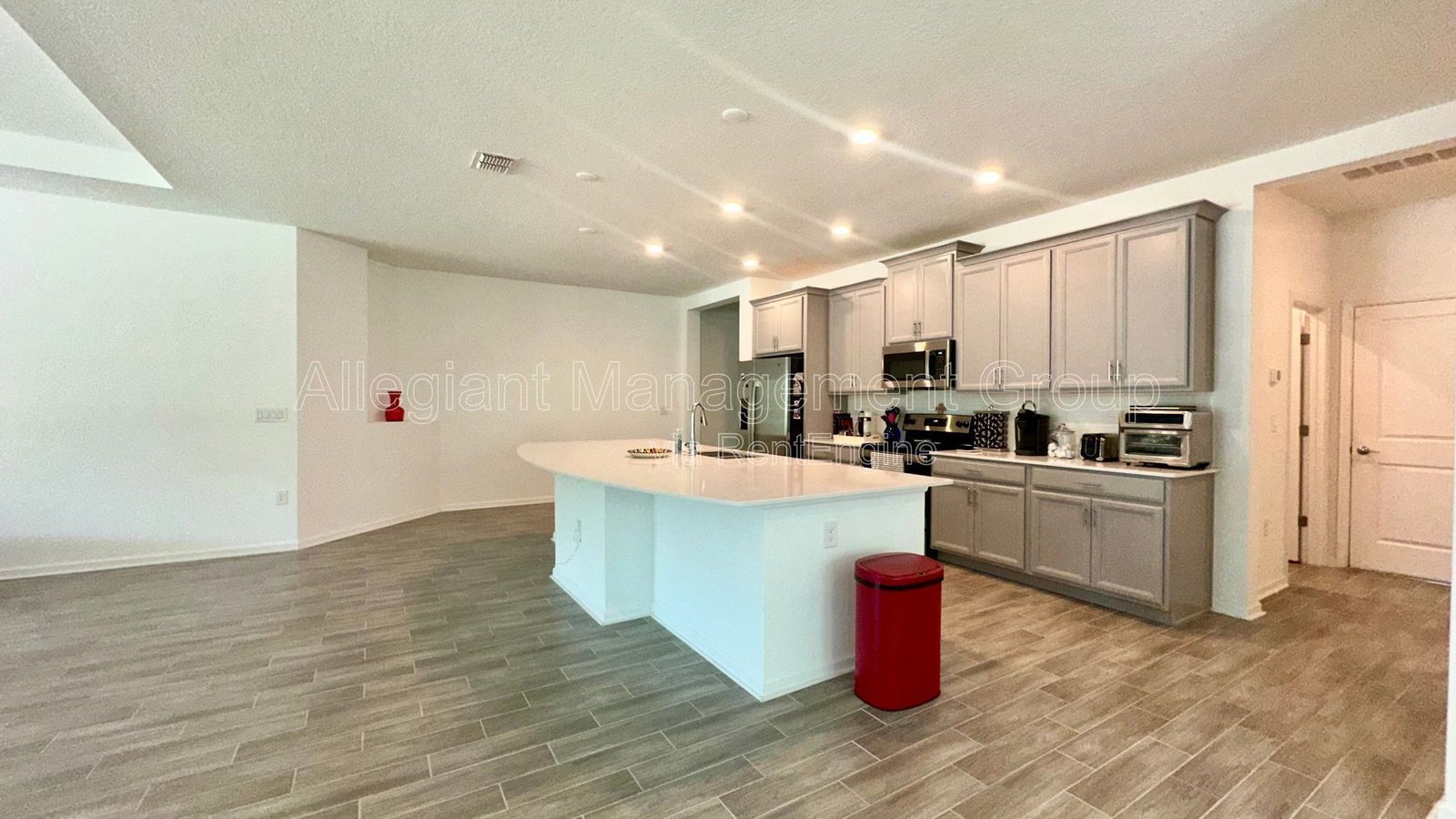 Spacious 4BR/3.5BA in Pine Glen - Lawn Included + Solar Savings property image