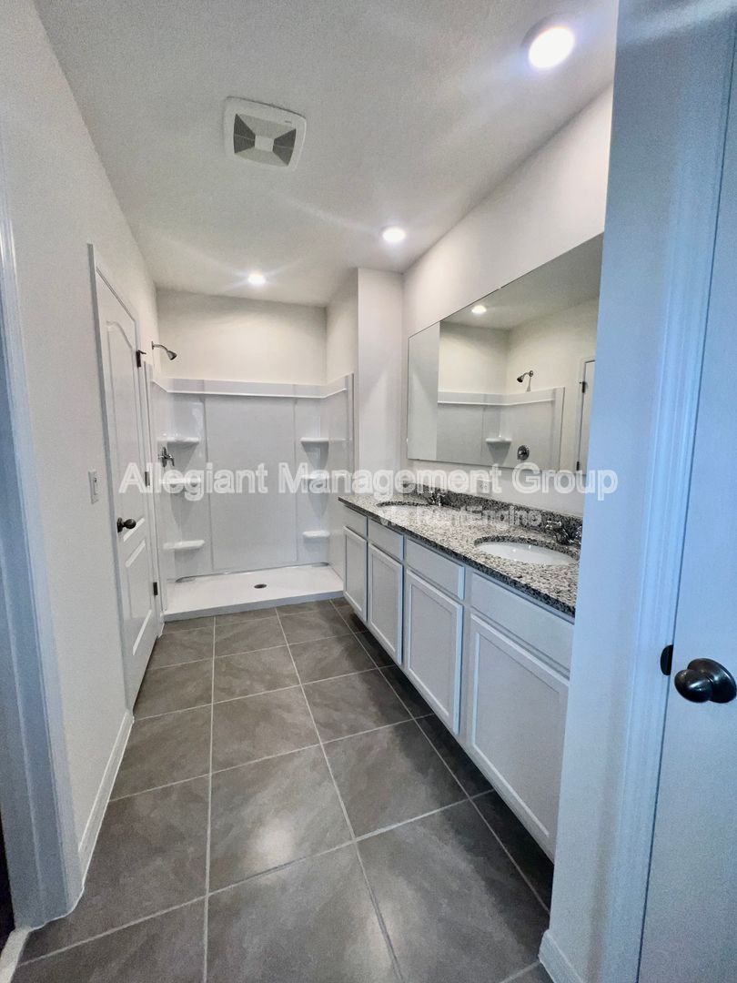 **MOVE IN SPECIAL 3/2 Single Family Home in Harmony West For Rent! property image