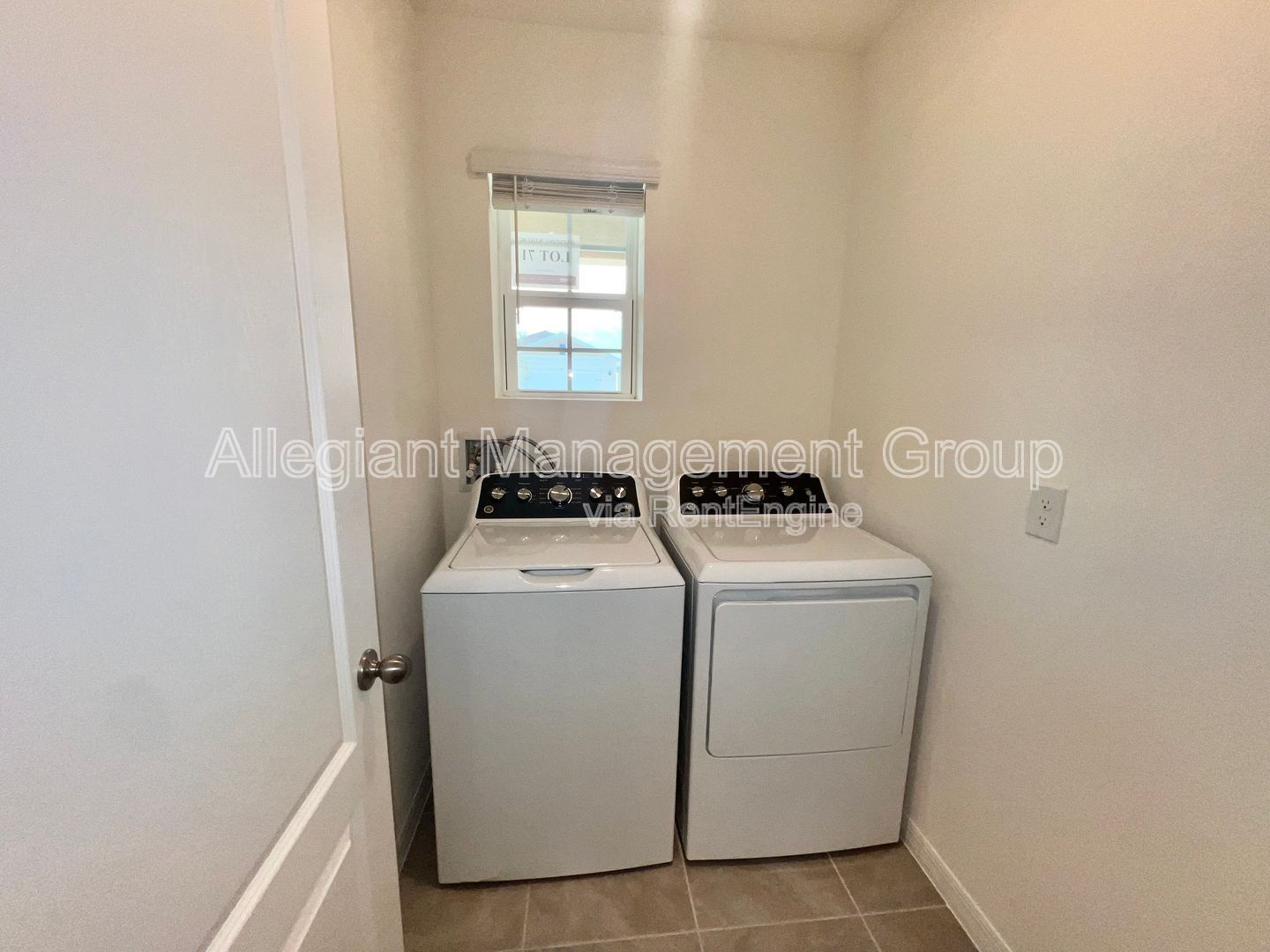**MOVE IN SPECIAL 3/2 Single Family Home in Harmony West For Rent! property image