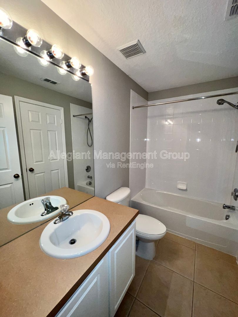 Two Bedroom Townhome for Rent in Winter Park! *Gated Community* property image