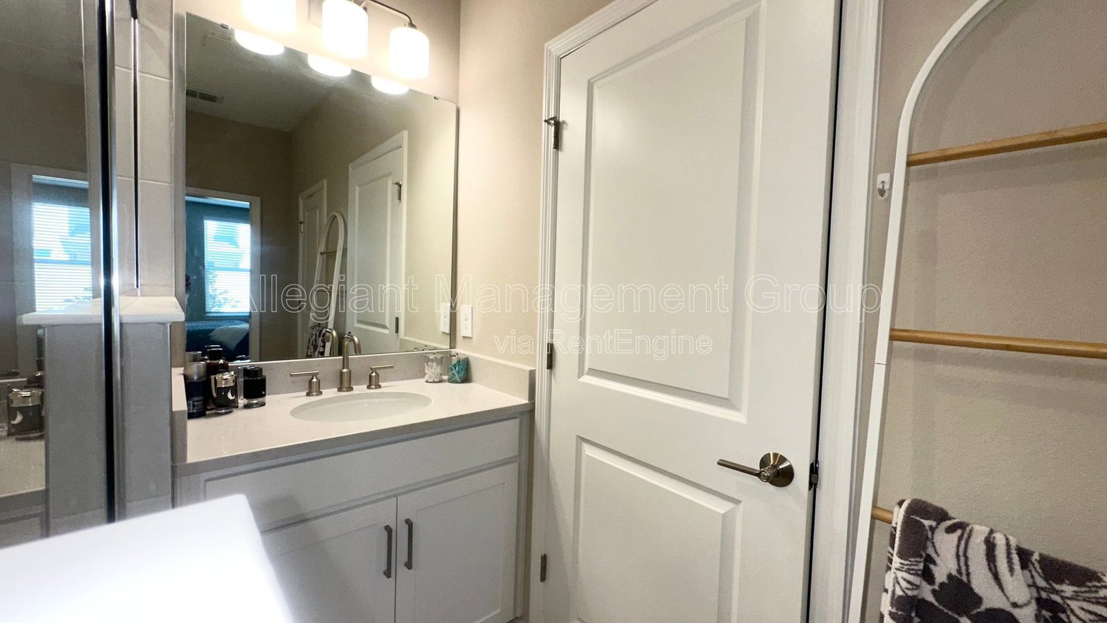NEWER Construction Home in The Waters at Center Lake Ranch – St. Cloud, FL property image