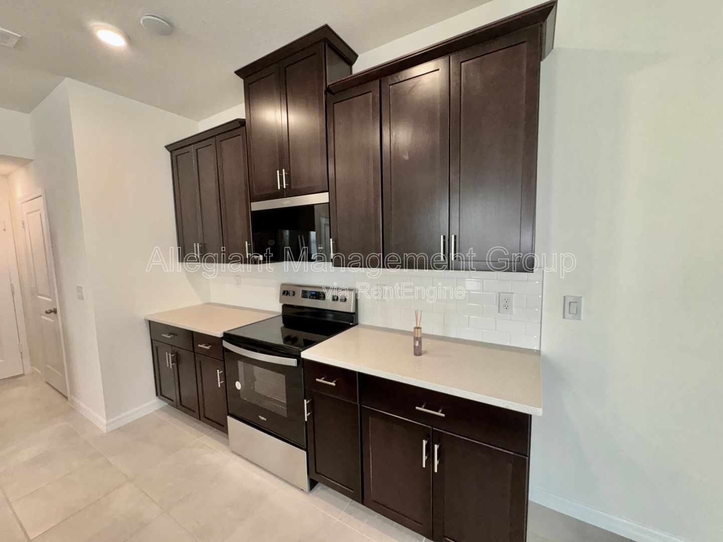 3 Bedroom Two-Story Townhome For Rent in Kissimmee **END UNIT** property image