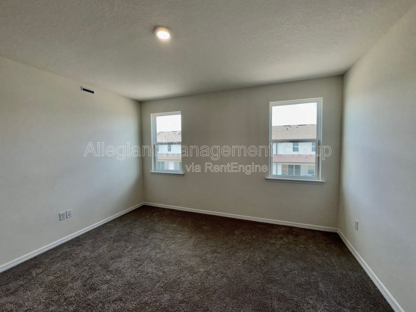 3 Bedroom Two-Story Townhome For Rent in Kissimmee **END UNIT** property image