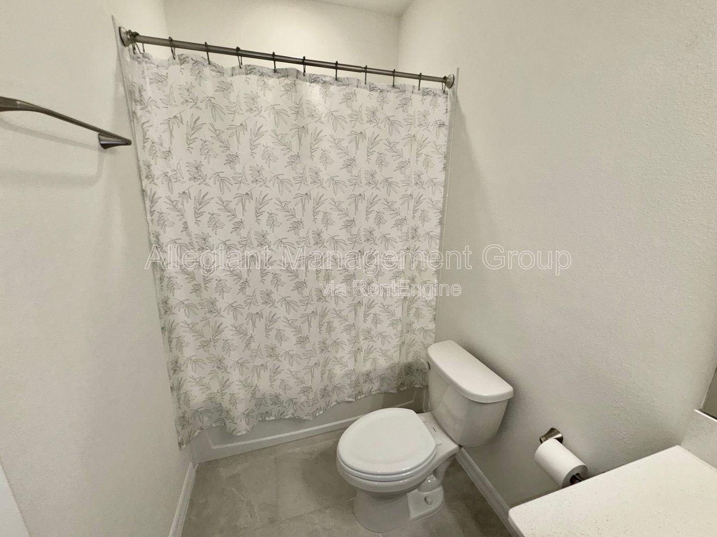 3 Bedroom Two-Story Townhome For Rent in Kissimmee **END UNIT** property image
