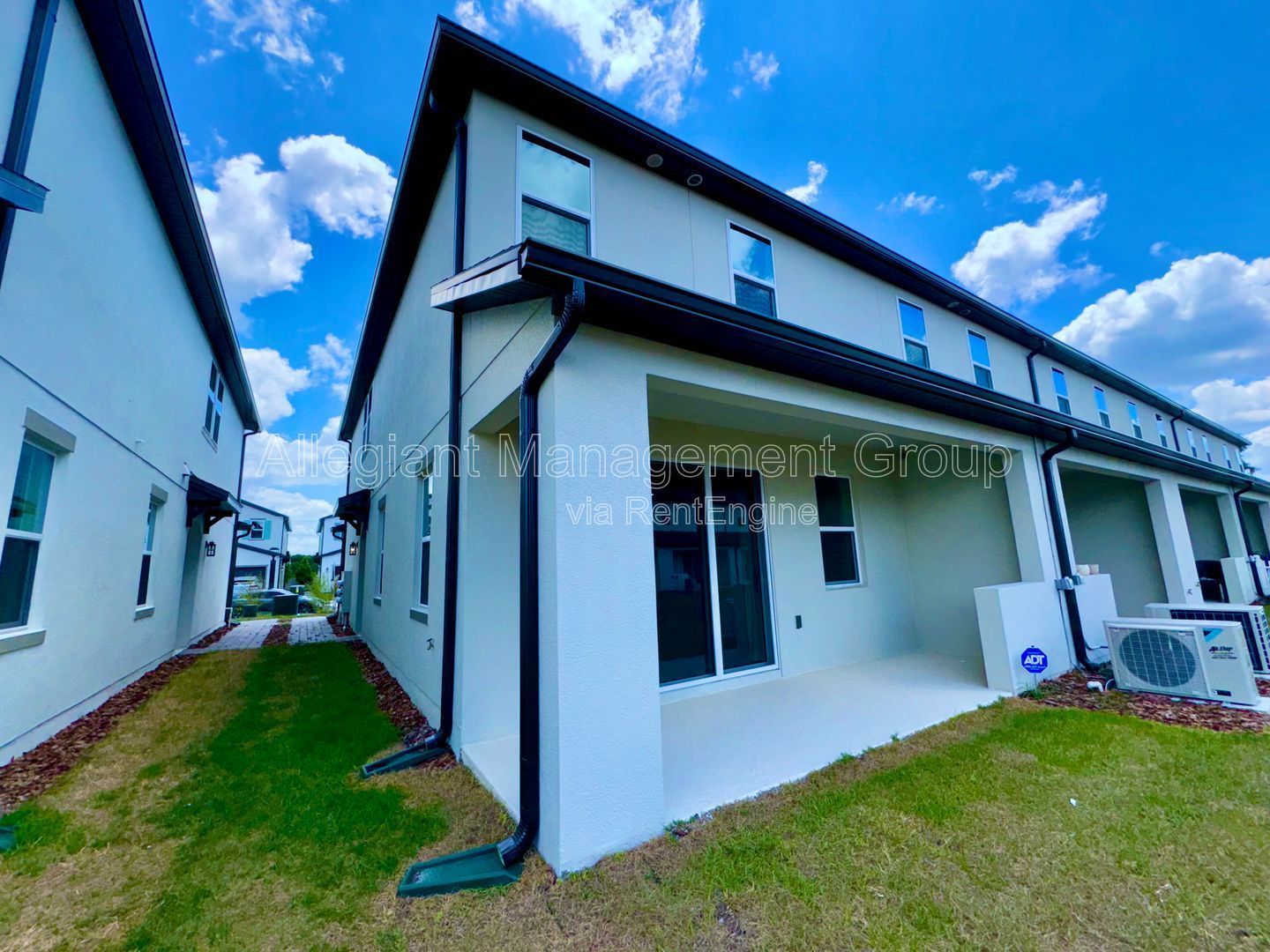 3 Bedroom Two-Story Townhome For Rent in Kissimmee **END UNIT** property image