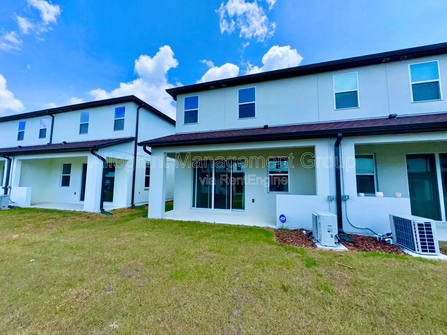 3 Bedroom Two-Story Townhome For Rent in Kissimmee **END UNIT** property image