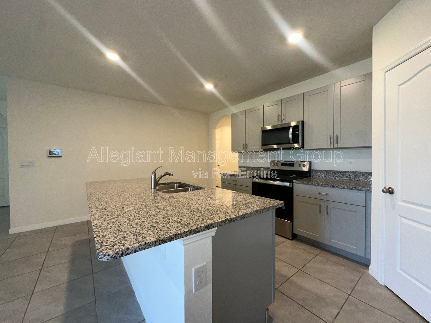 Spacious 4BR/2BA Home in Kissimmee! property image