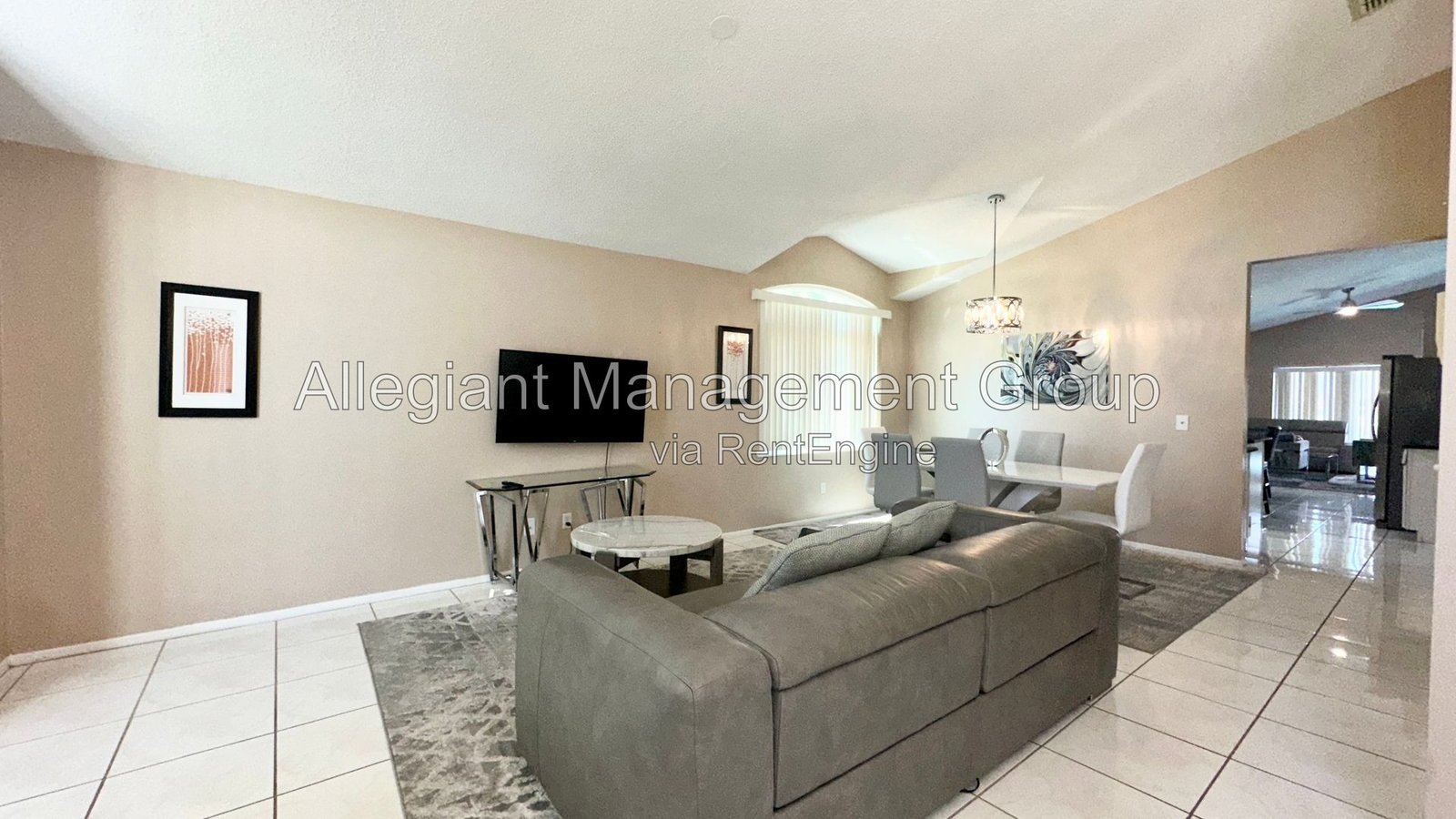 AVAILABLE NOW! 4/2 Home with a screened-in pool For Rent in Davenport! property image