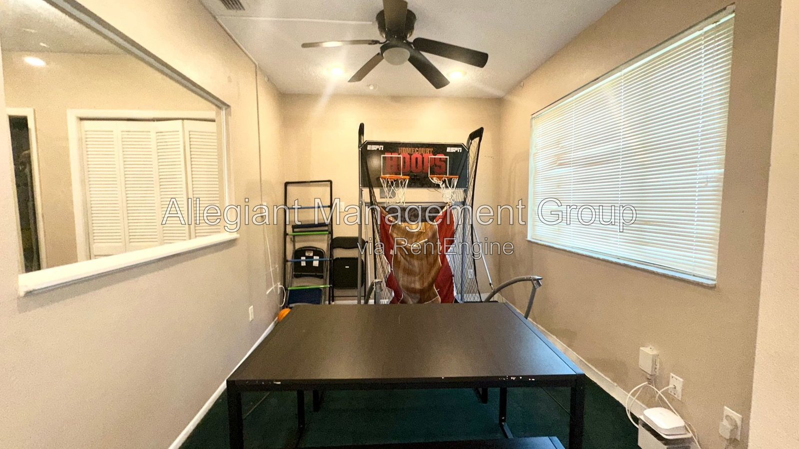AVAILABLE NOW! 4/2 Home with a screened-in pool For Rent in Davenport! property image