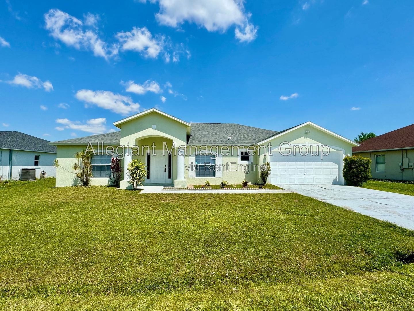 **AVAILABLE NOW**  Beautiful 3 Bedroom 2 Bathroom Home For Rent in Poinciana! property image