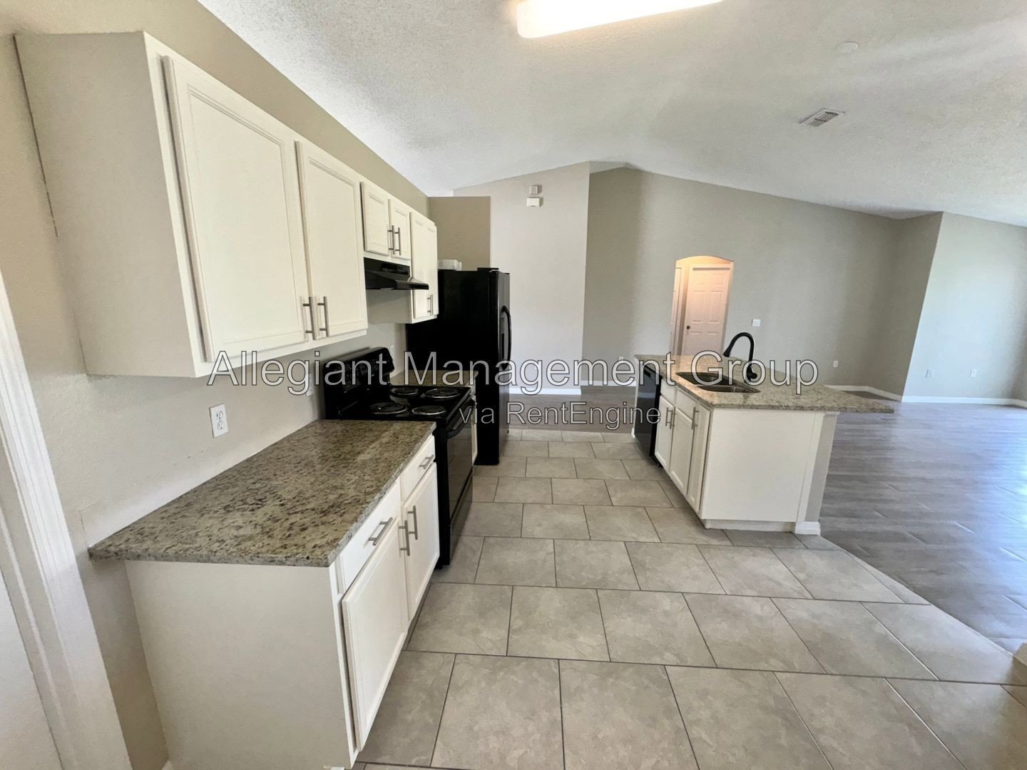 **AVAILABLE NOW**  Beautiful 3 Bedroom 2 Bathroom Home For Rent in Poinciana! property image