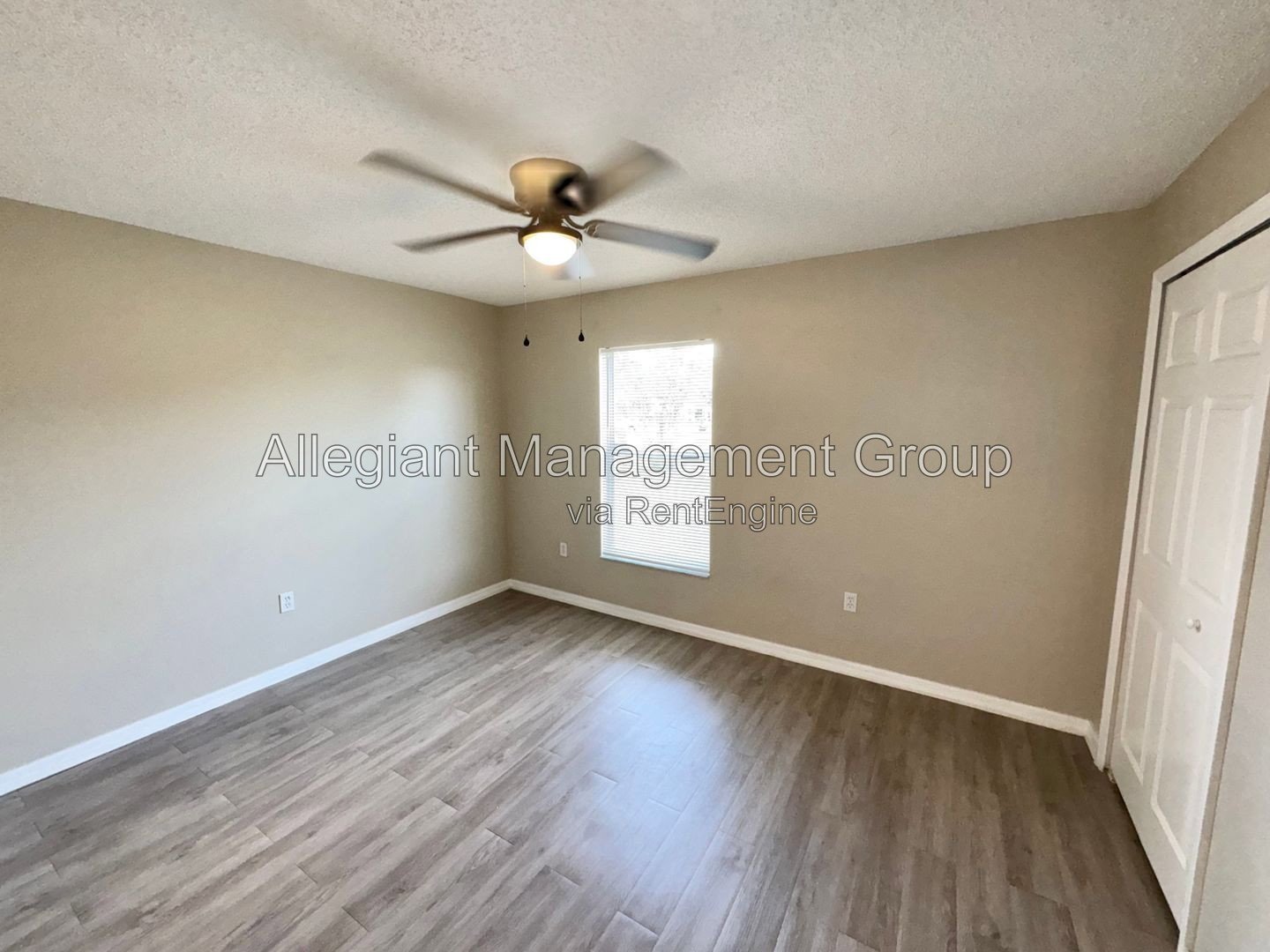 **AVAILABLE NOW**  Beautiful 3 Bedroom 2 Bathroom Home For Rent in Poinciana! property image