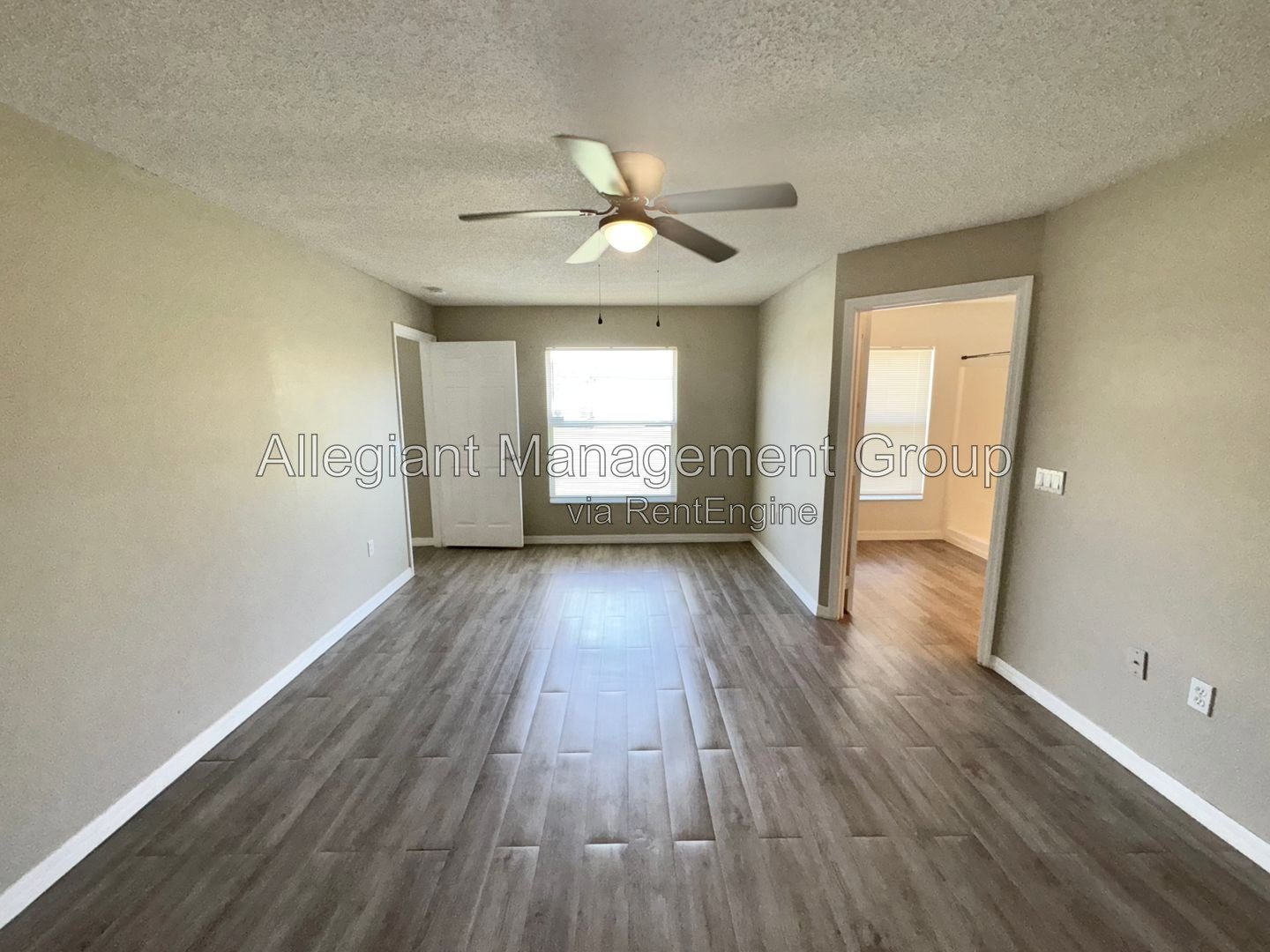 **AVAILABLE NOW**  Beautiful 3 Bedroom 2 Bathroom Home For Rent in Poinciana! property image