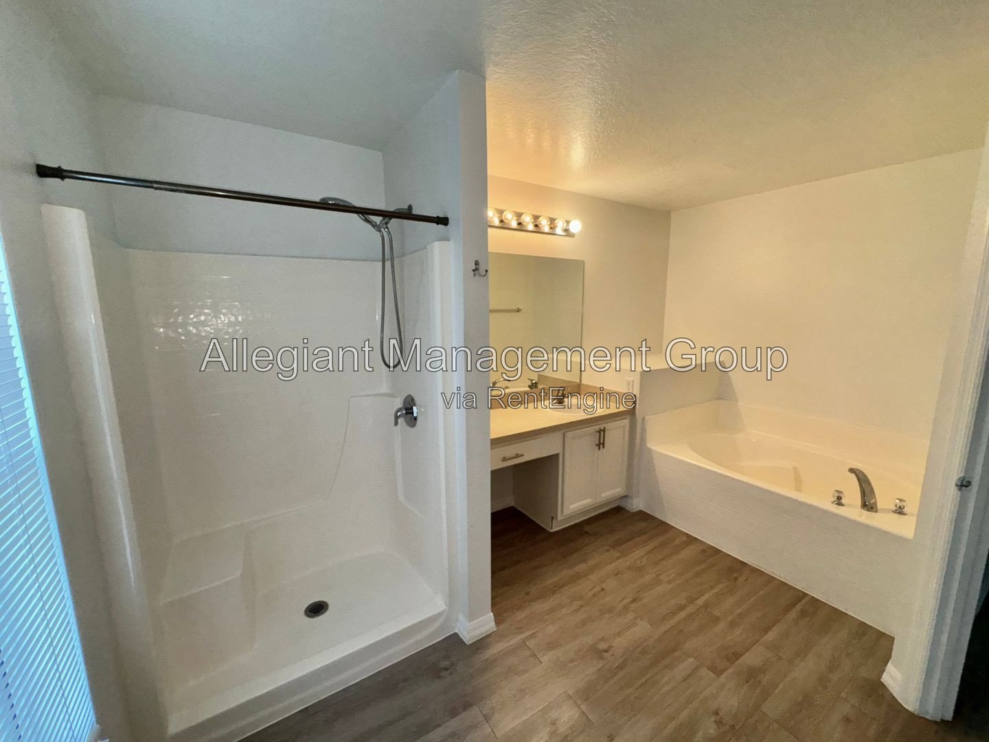 **AVAILABLE NOW**  Beautiful 3 Bedroom 2 Bathroom Home For Rent in Poinciana! property image