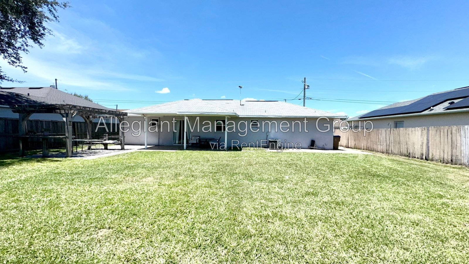 AVAILABLE NOW! 2-Bedroom 2-Bath Home with Fenced Yard in Kissimmee! property image