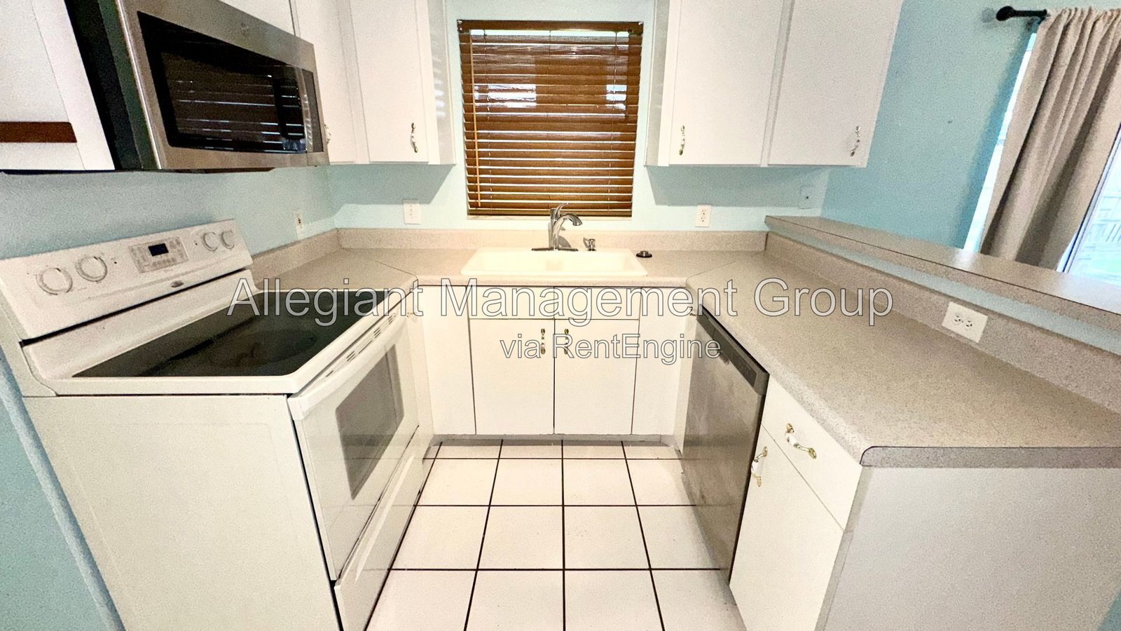 AVAILABLE NOW! 2-Bedroom 2-Bath Home with Fenced Yard in Kissimmee! property image