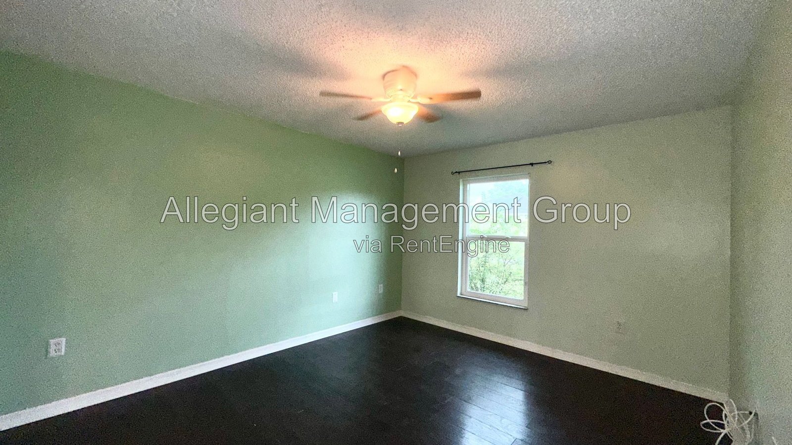 AVAILABLE NOW! 2-Bedroom 2-Bath Home with Fenced Yard in Kissimmee! property image