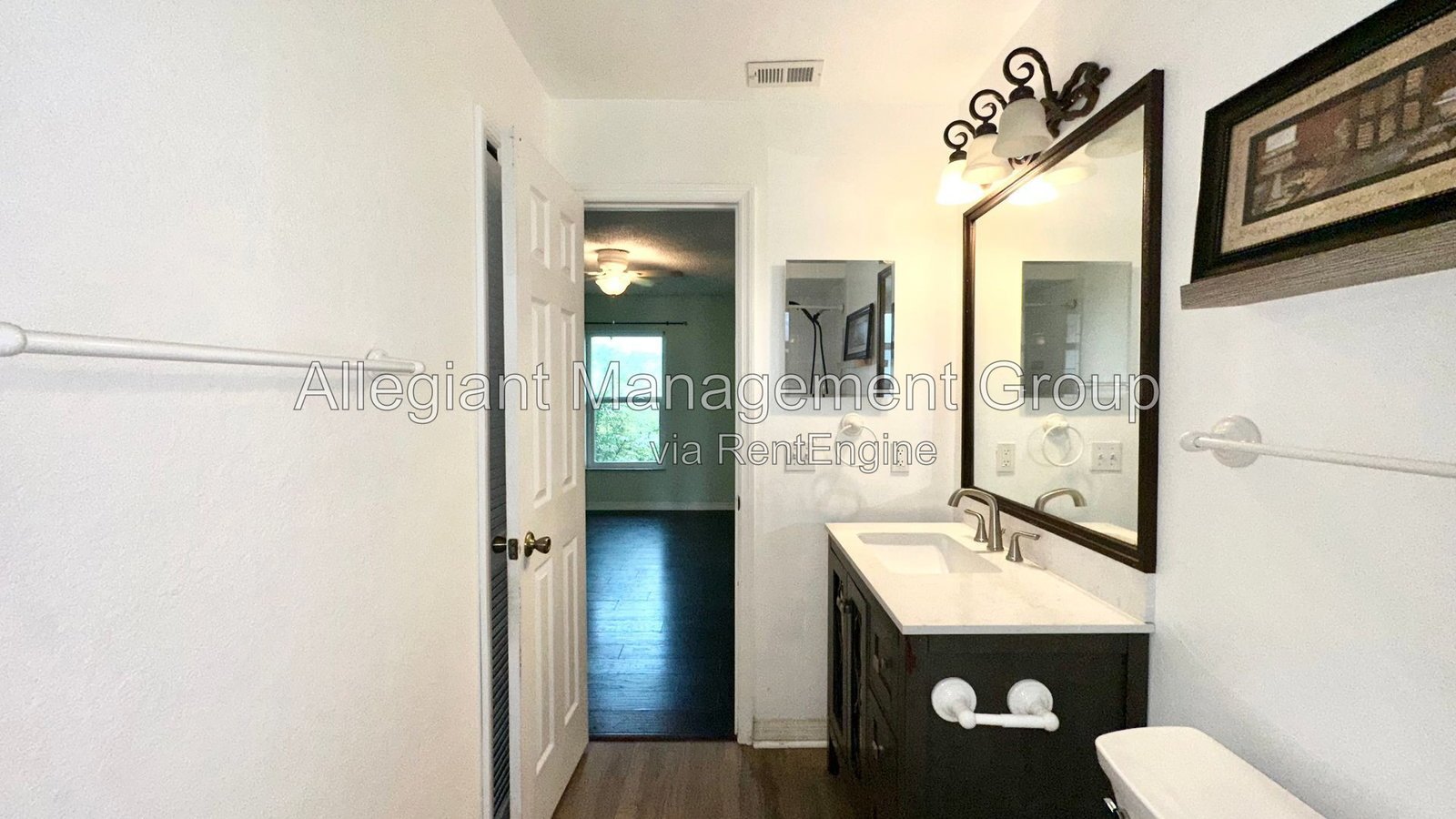 AVAILABLE NOW! 2-Bedroom 2-Bath Home with Fenced Yard in Kissimmee! property image