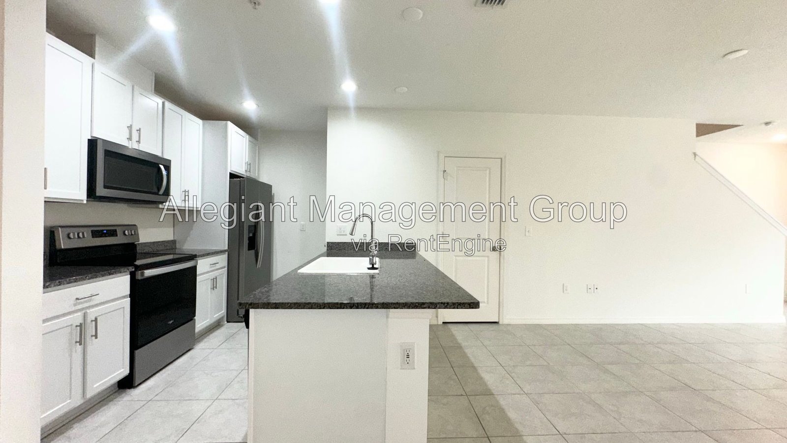 Three Bedroom Townhome for Rent in Sanford! property image