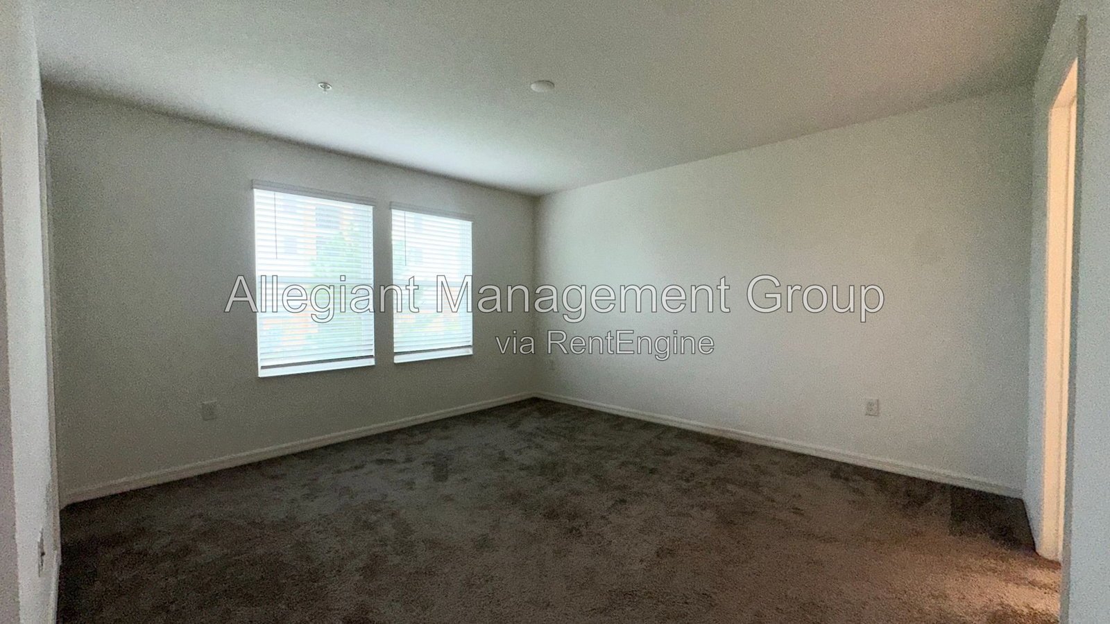 Three Bedroom Townhome for Rent in Sanford! property image