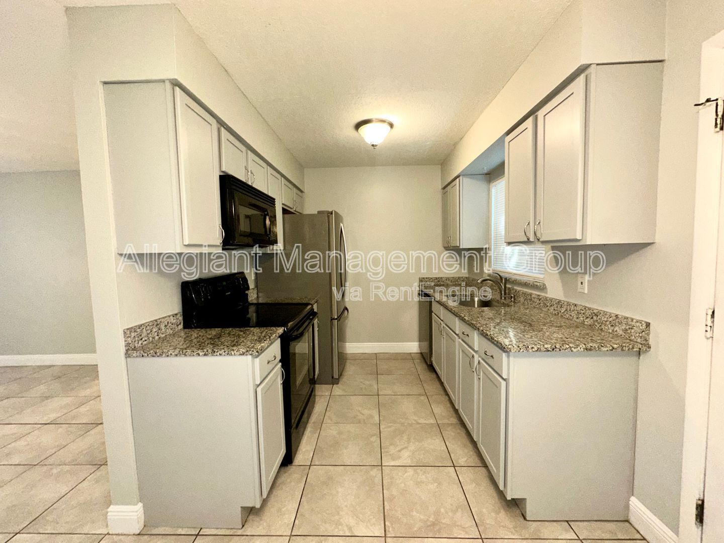 ***COMING SOON*** 3bed/2bath Duplex in Leesburg! property image