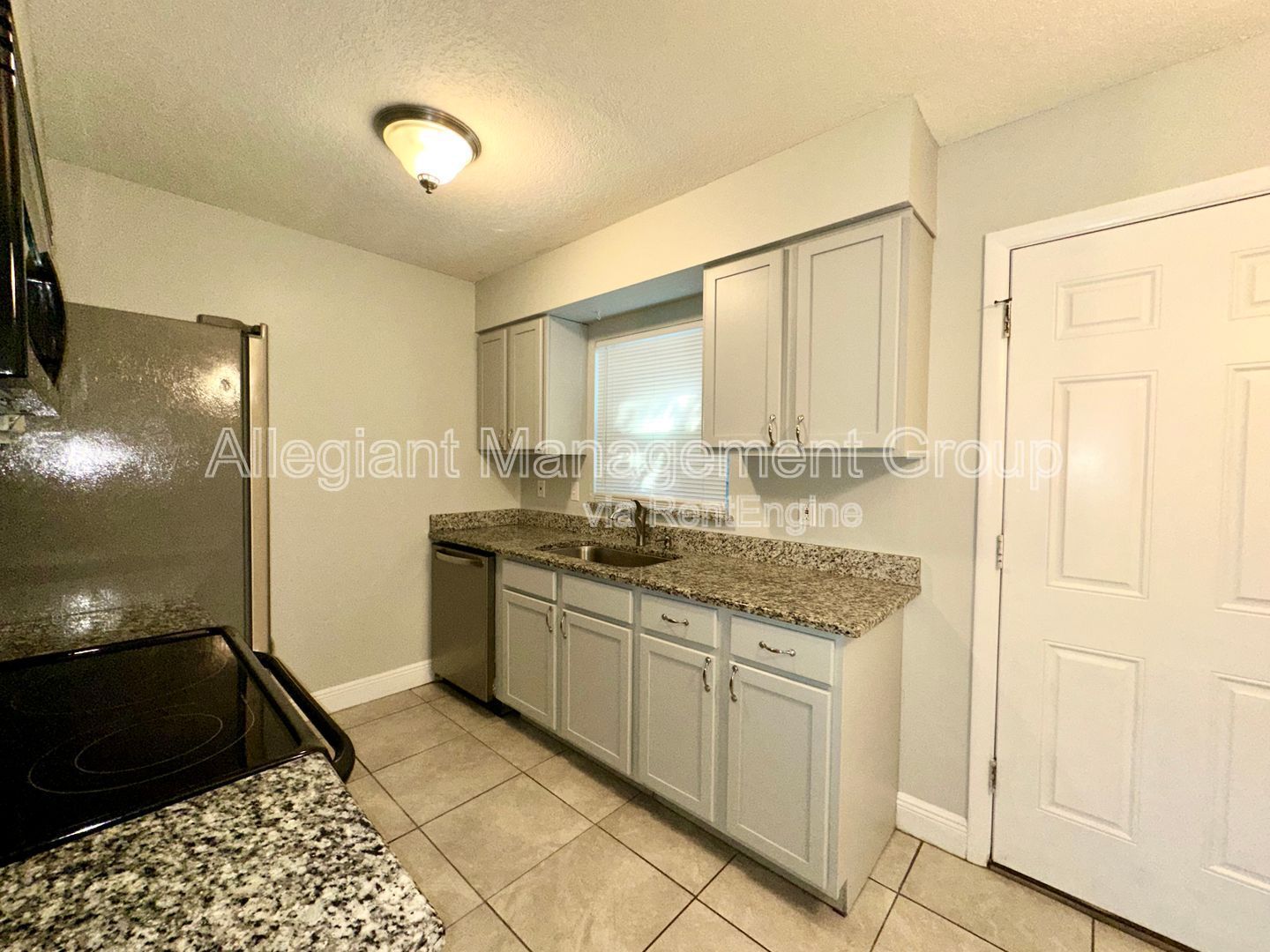 ***COMING SOON*** 3bed/2bath Duplex in Leesburg! property image